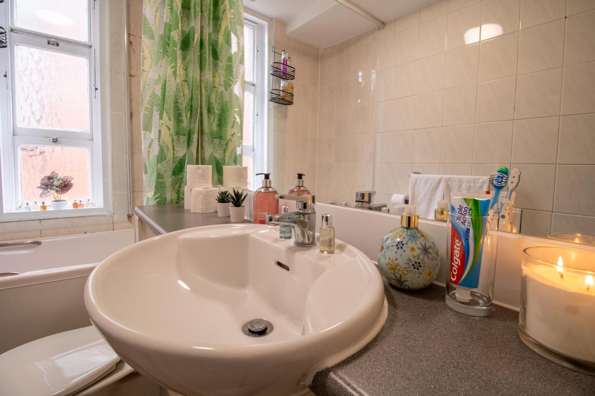 Cosy 2-Bedroom Apartment In Mayfair 8Cb - 4Th Floor No Elevator ロンドン エクステリア 写真