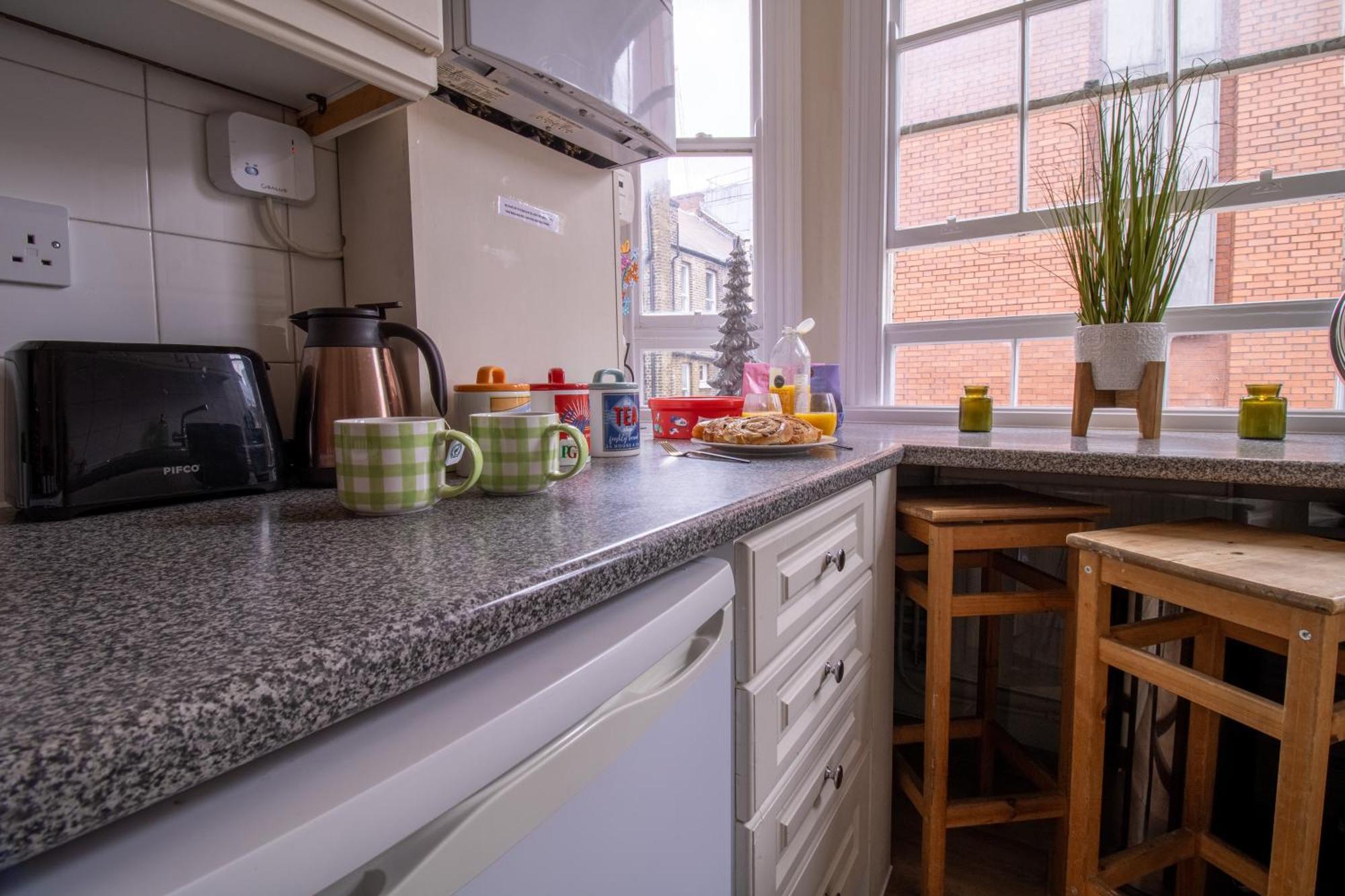 Cosy 2-Bedroom Apartment In Mayfair 8Cb - 4Th Floor No Elevator ロンドン エクステリア 写真