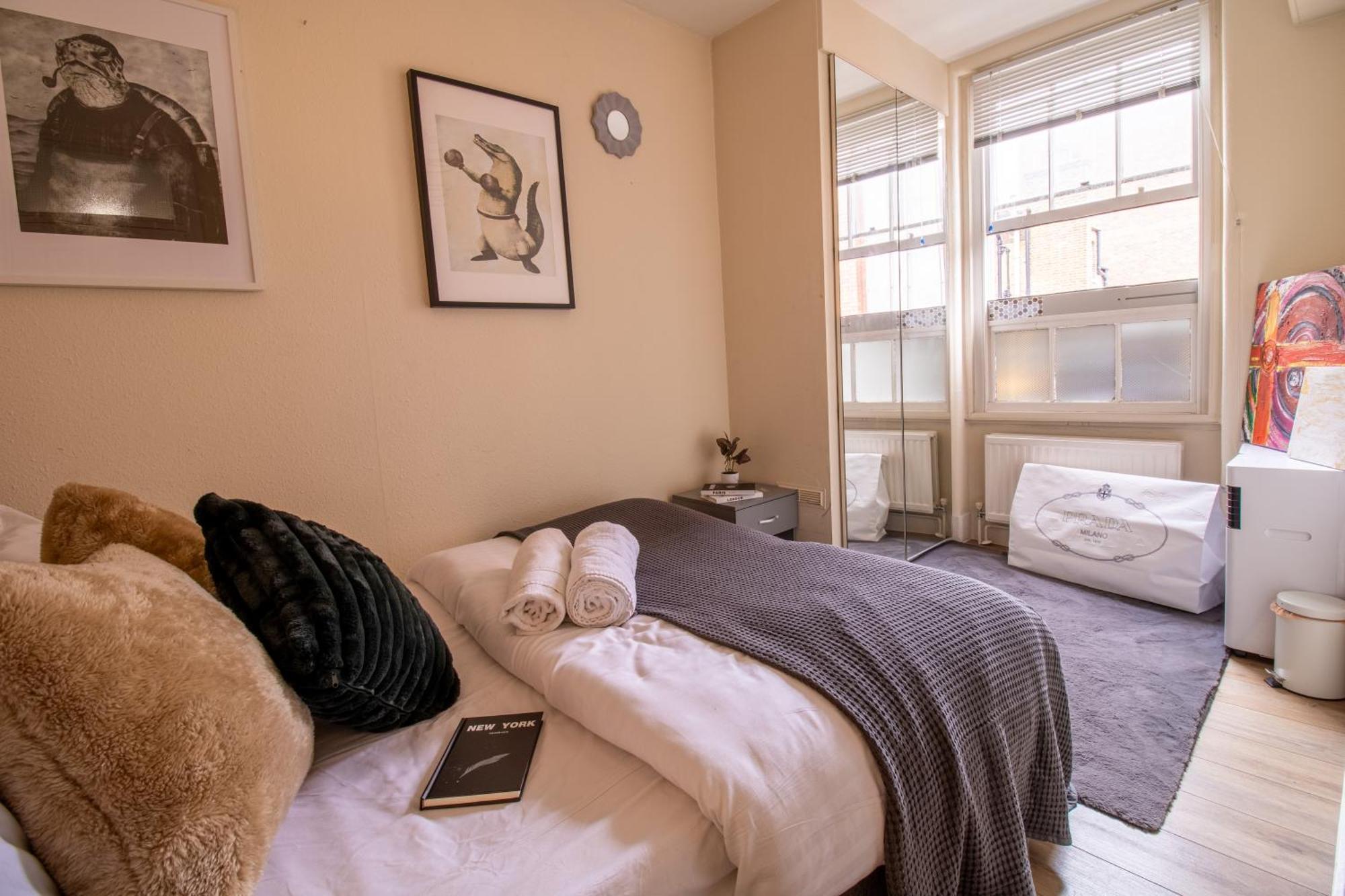 Cosy 2-Bedroom Apartment In Mayfair 8Cb - 4Th Floor No Elevator ロンドン エクステリア 写真