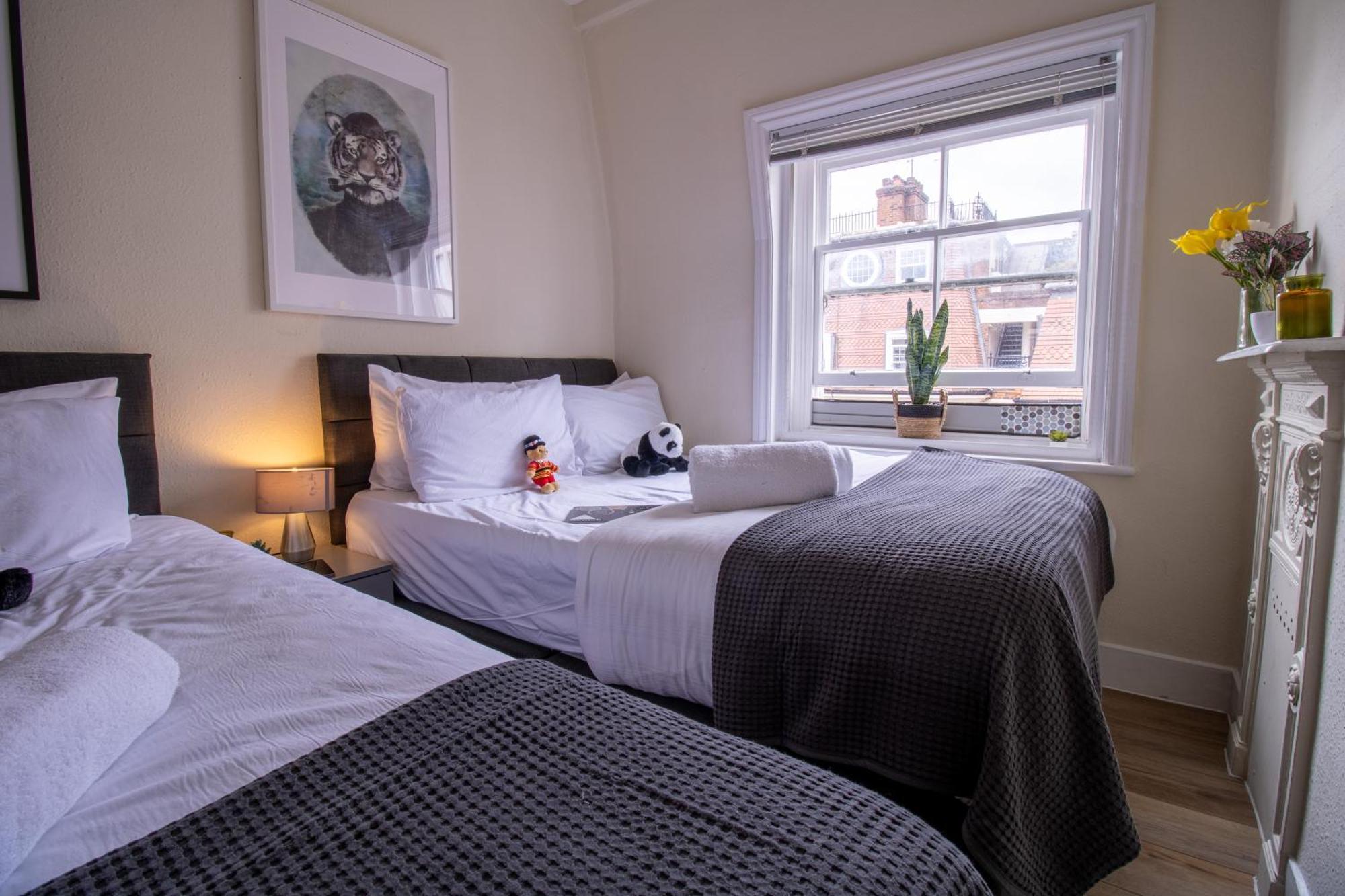 Cosy 2-Bedroom Apartment In Mayfair 8Cb - 4Th Floor No Elevator ロンドン エクステリア 写真